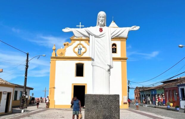 Centro Histórico de Arraial d'Ajuda: Igreja, Mirante e Cultura